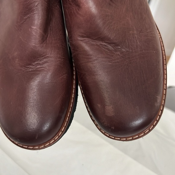 Naturalizer Darry Water-Repellent Leather Lightweight Lug Sole Chelsea Booties - Picture 12 of 13